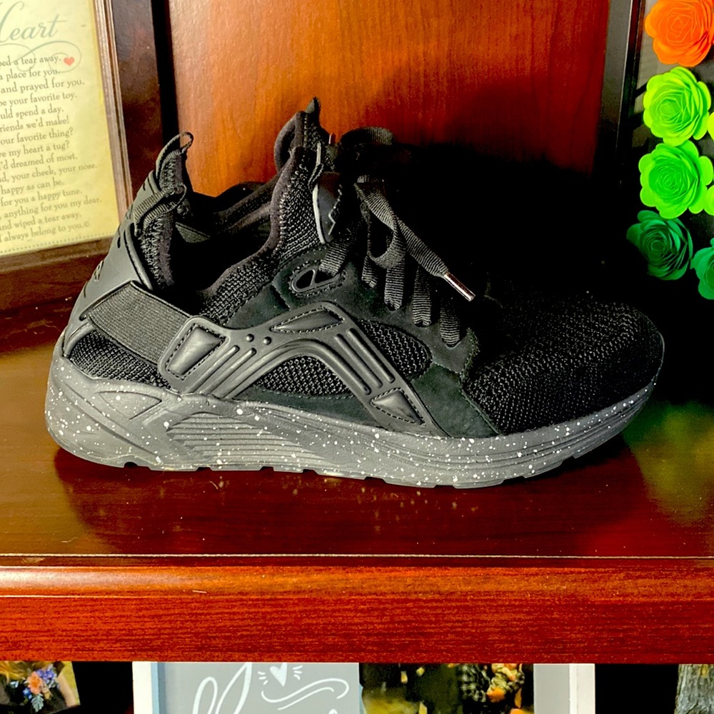 Earth Gallivant Walking Shoes Black Mesh